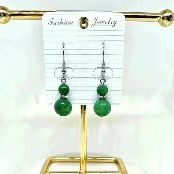 Simple Retro Gourd Shaped Earrings in Green - Picture 2 of 4